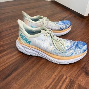 Women Hoka Clifton 8
